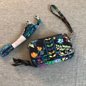 VERA BRADLEY wristlet/ purse!